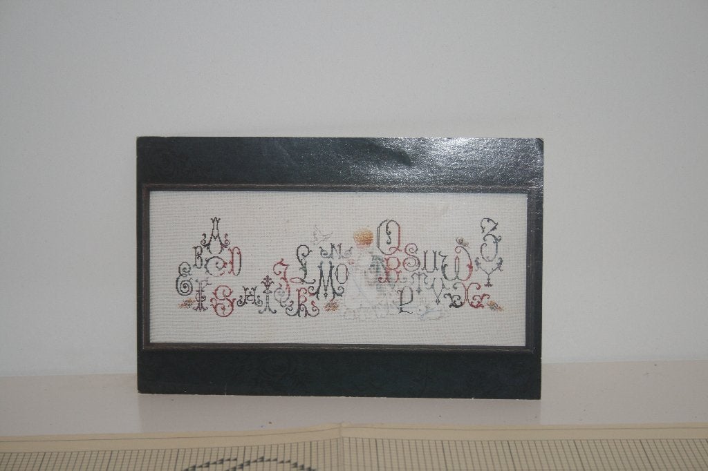 Lavender & Lace Enchanted Alphabet borduurpatroon, Hobby en Vrije tijd, Ophalen of Verzenden, Nieuw, Handborduren, Patroon