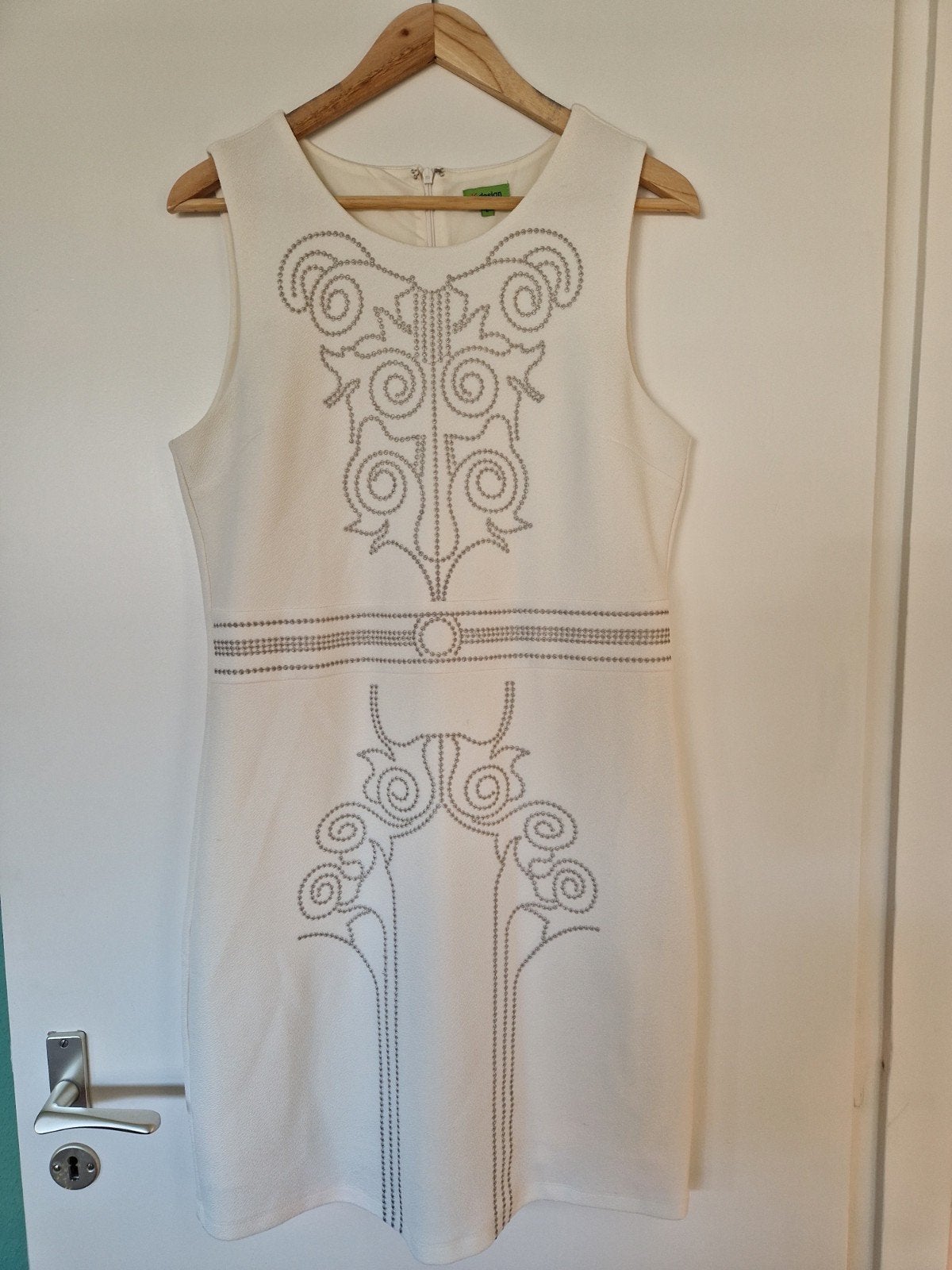 K-design Jurk met zilveren details - Maat L, K-design, Wit, Maat 42/44 (L), Ophalen of Verzenden