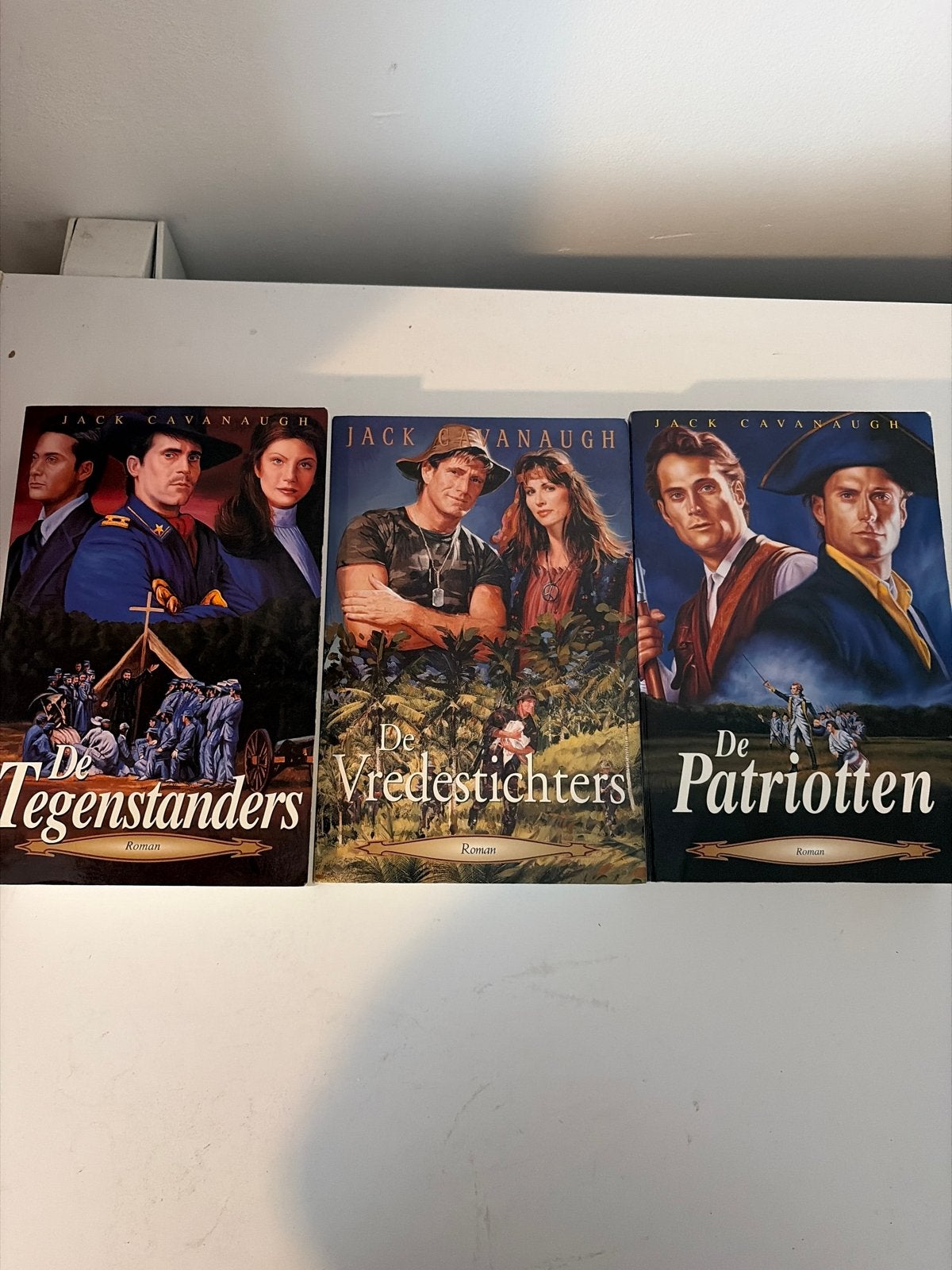 Jack Cavanaugh Trilogie: De Tegenstanders, Vredestichters, P, Boeken, Ophalen of Verzenden, Zo goed als nieuw