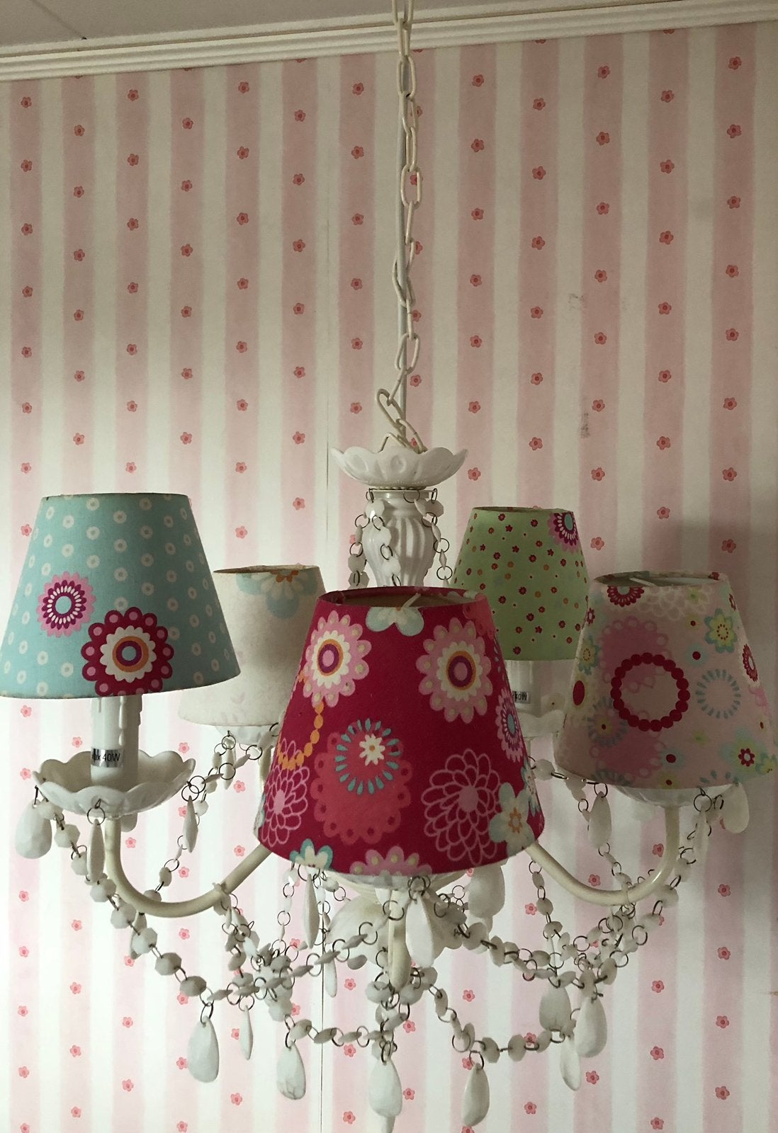 Kroonluchter. Kinderlamp met 5 gekleurde lampenkapjes.Lief!, Huis en Inrichting, Lampen | Kroonluchters, Ophalen of Verzenden
