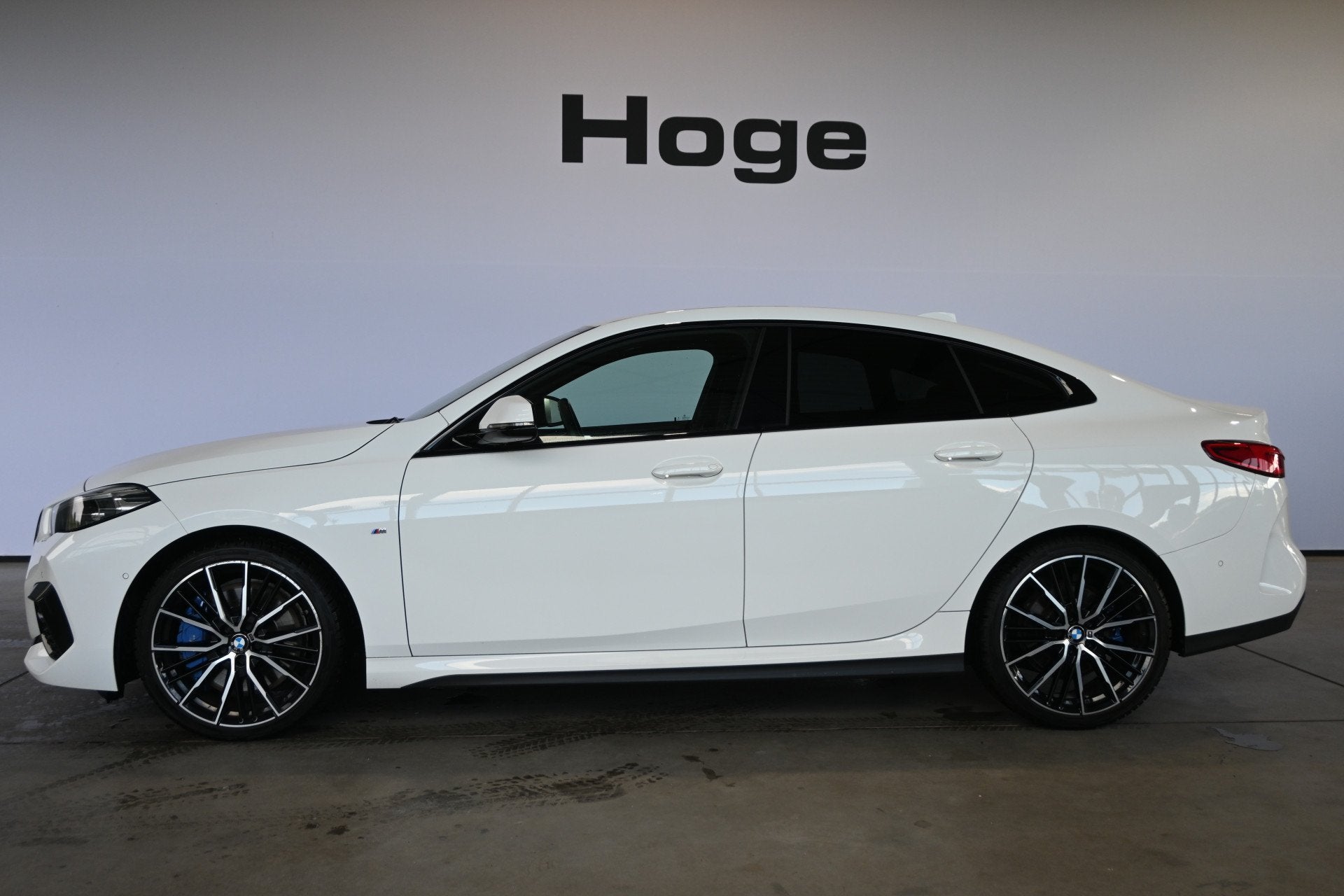 BMW 2 Serie Gran Coupé 218i Automaat M SPORT Schaalstoelen, Auto's, Gebruikt, 1350 kg, Met garantie (alle), Alcantara