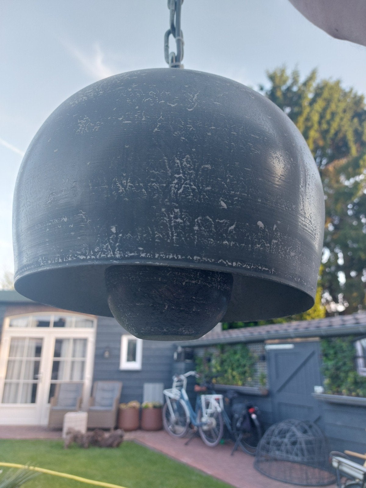 Mooie leuke grijs met witte hanglampen met kelk, Ophalen