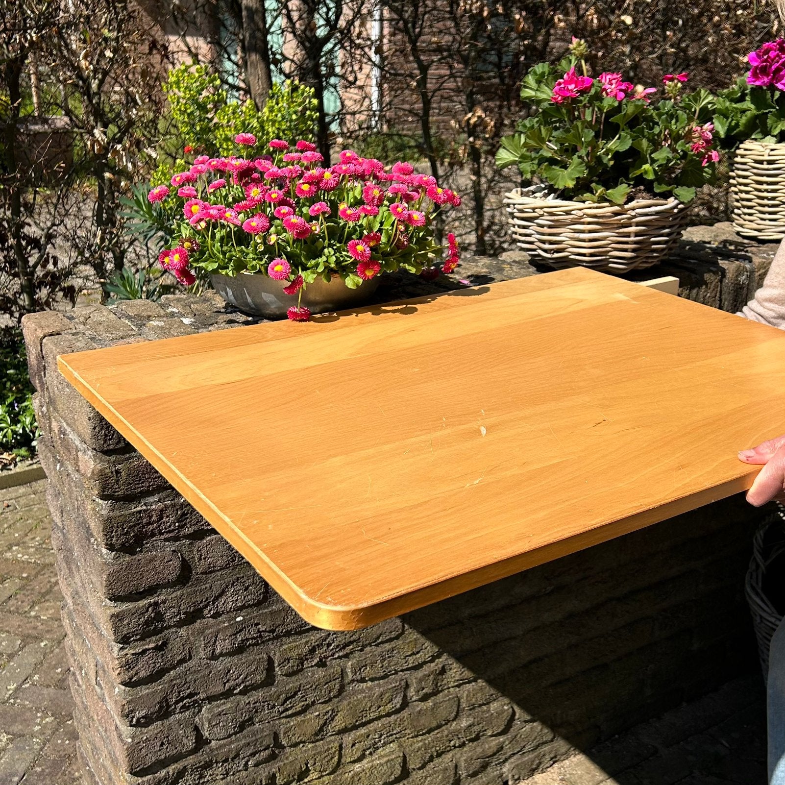 Opklaptafeltje aan de muur, Ophalen, Zo goed als nieuw