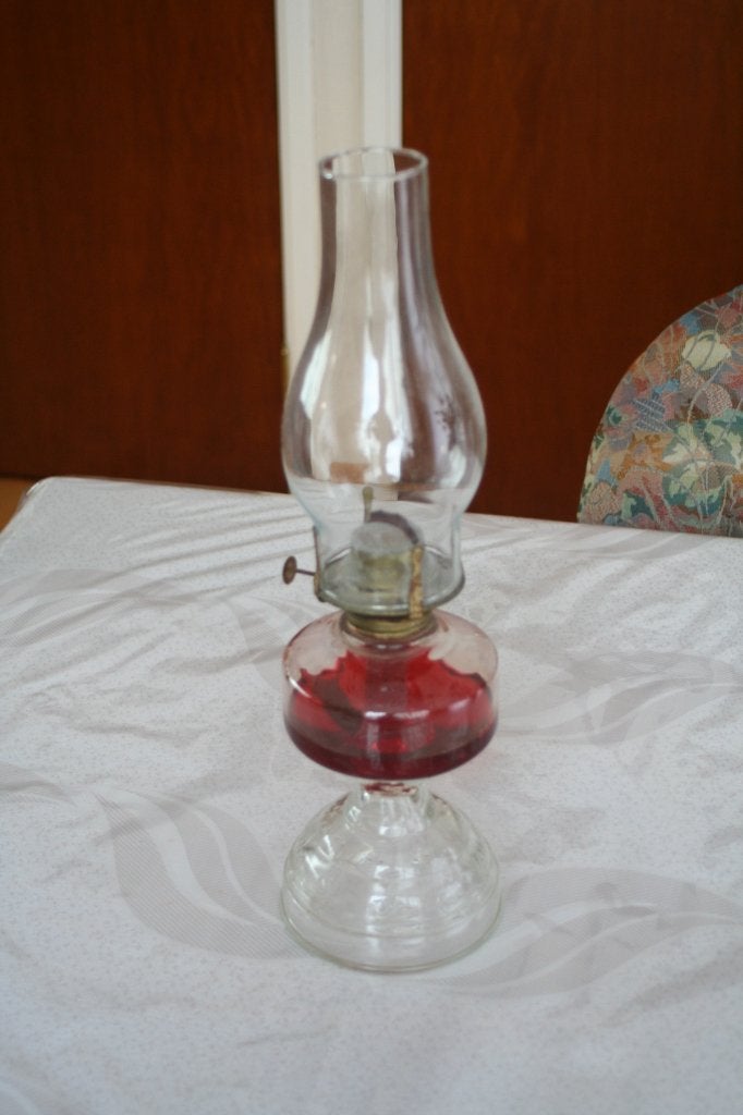 Antieke mooie oud olietafellamp van glas, Antiek en Kunst, Antiek | Lampen, Ophalen of Verzenden