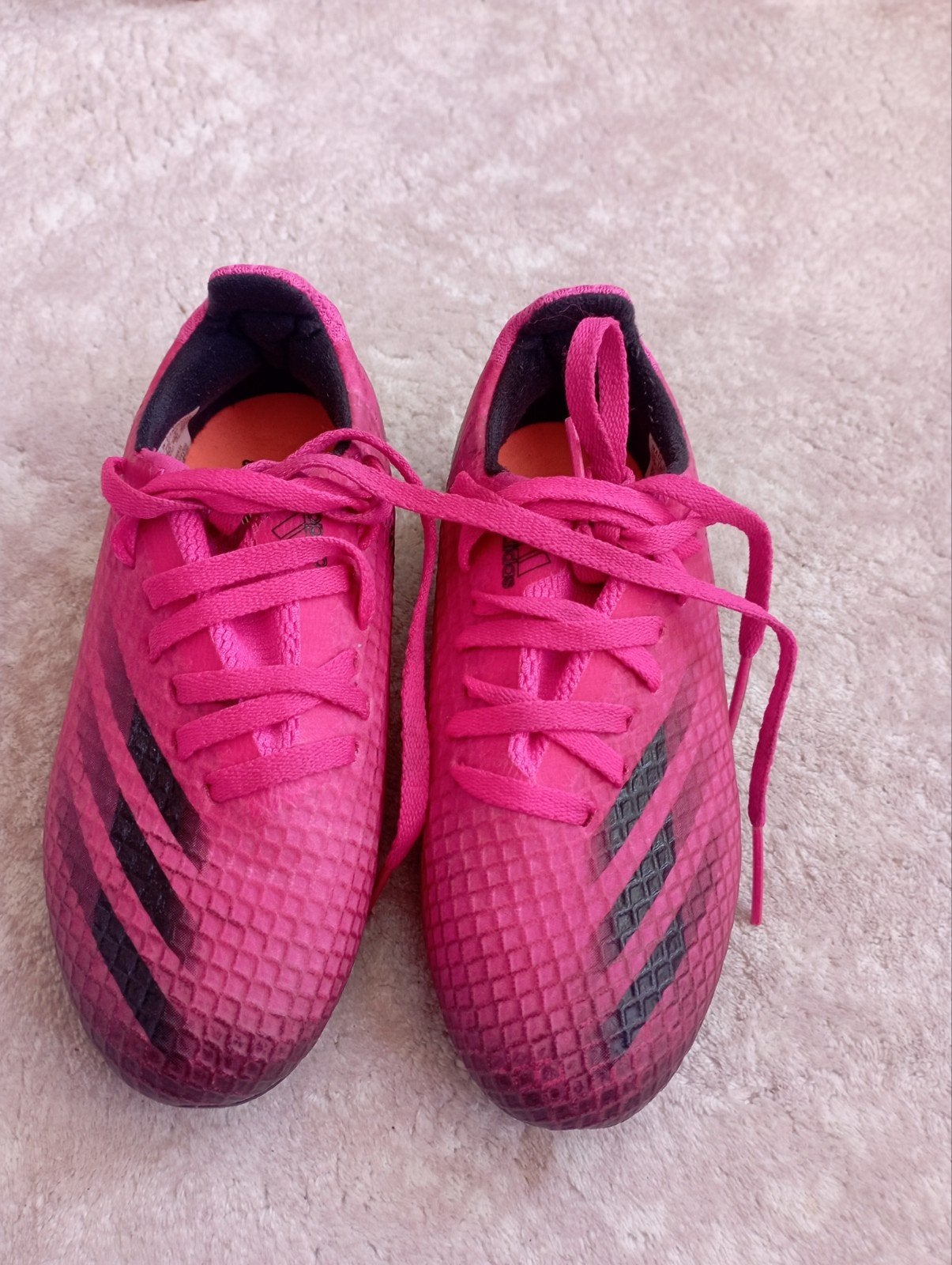 Zo goed als nieuwe Adidas voetbalschoenen - Roze, Ophalen of Verzenden