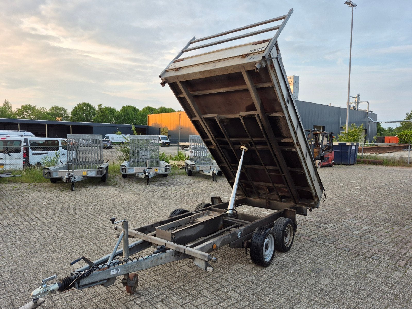 Henra driezijdige elektrische kipper 3500 kg, Auto diversen, Aanhangers en Bagagewagens, Ophalen of Verzenden
