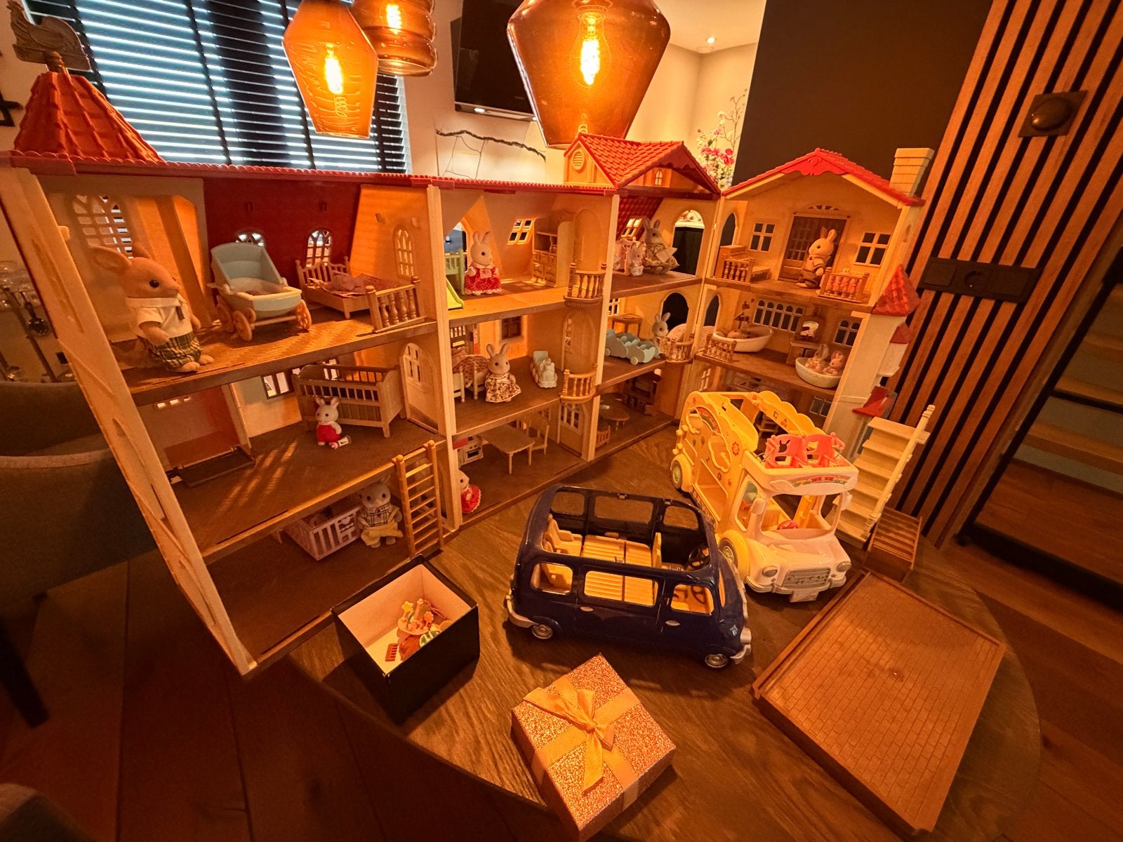 Sylvanian Families Compleet Set met Konijnen Families, Ophalen, Zo goed als nieuw, Poppenhuis