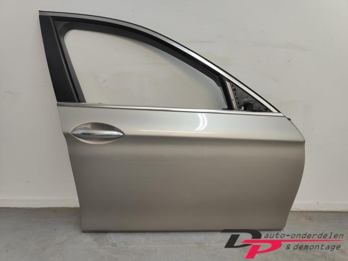 Portier 4Deurs rechts-voor van een BMW 5-Serie (A72), Gebruikt, -, Deur, -
