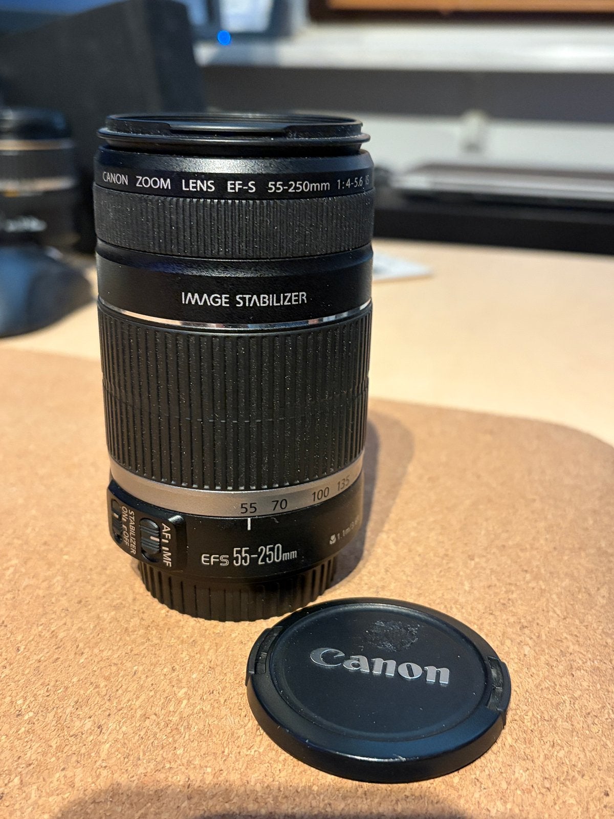Canon 55-250mm EF-s IS lens, Audio, Tv en Foto, Fotografie | Lenzen en Objectieven, Ophalen of Verzenden, Zo goed als nieuw, Telelens