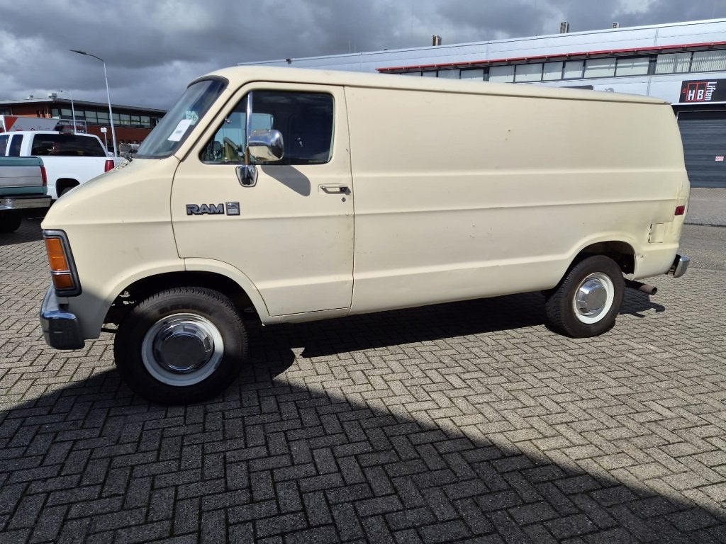 1986 oldtimer V8 Dodge Ram B350 Van, INCLUSIEF 21% BTW, foto 4