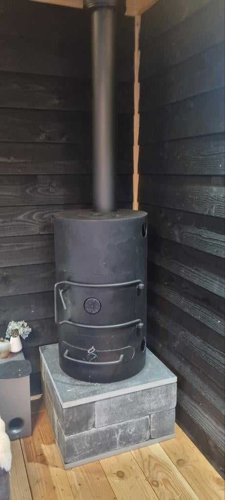 Robuuste Houtkachel - Perfect voor Tuinhuis of Werkplaats, Huis en Inrichting, Ophalen, Gebruikt, Houtkachel, Vrijstaand