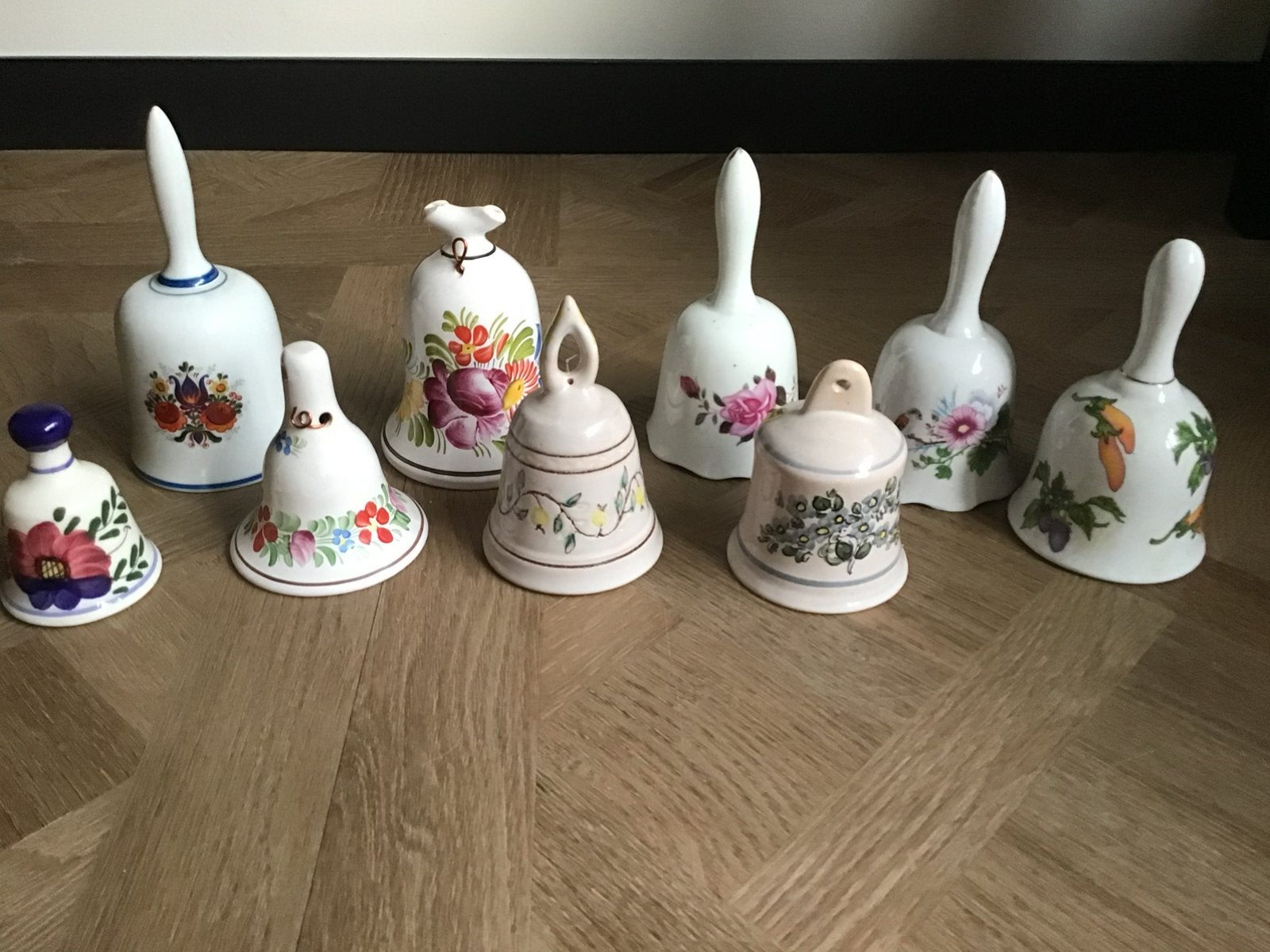 9 porseleinen en aardewerk tafelbellen,tafelbel met bloem, Antiek en Kunst, Ophalen of Verzenden