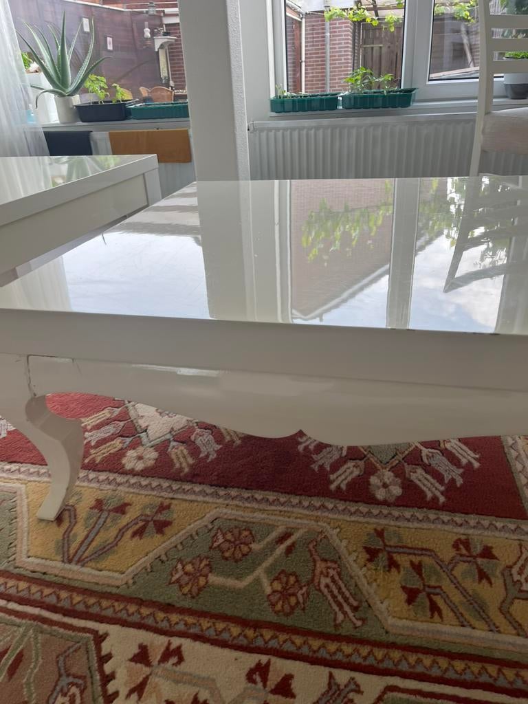 Twee witte gelakte salontafels, Ophalen, 50 tot 100 cm, Rond, Zo goed als nieuw