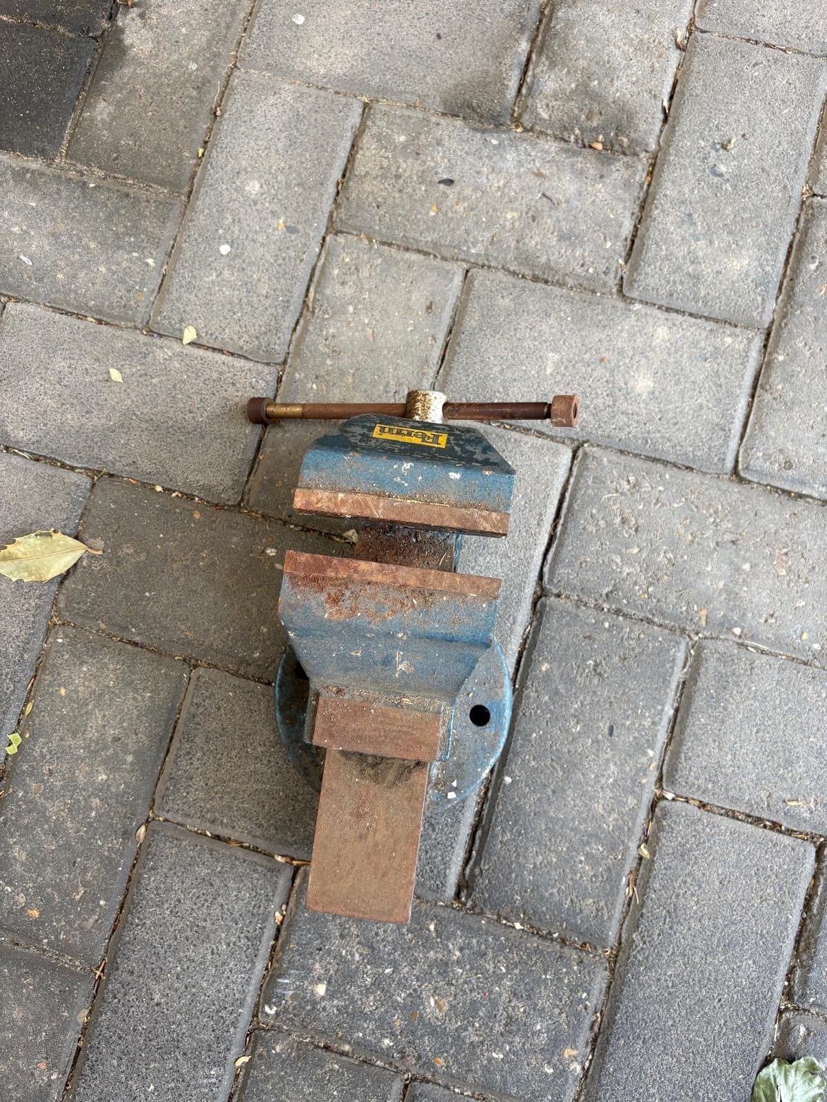 Robuuste bankschroef - Gebruikt, Ophalen, Gebruikt, Bankschroef, Overige merken