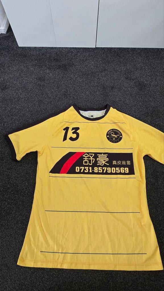 Geel voetbalshirt met nummer 13, Maat L, Ophalen of Verzenden, Gebruikt, Shirt
