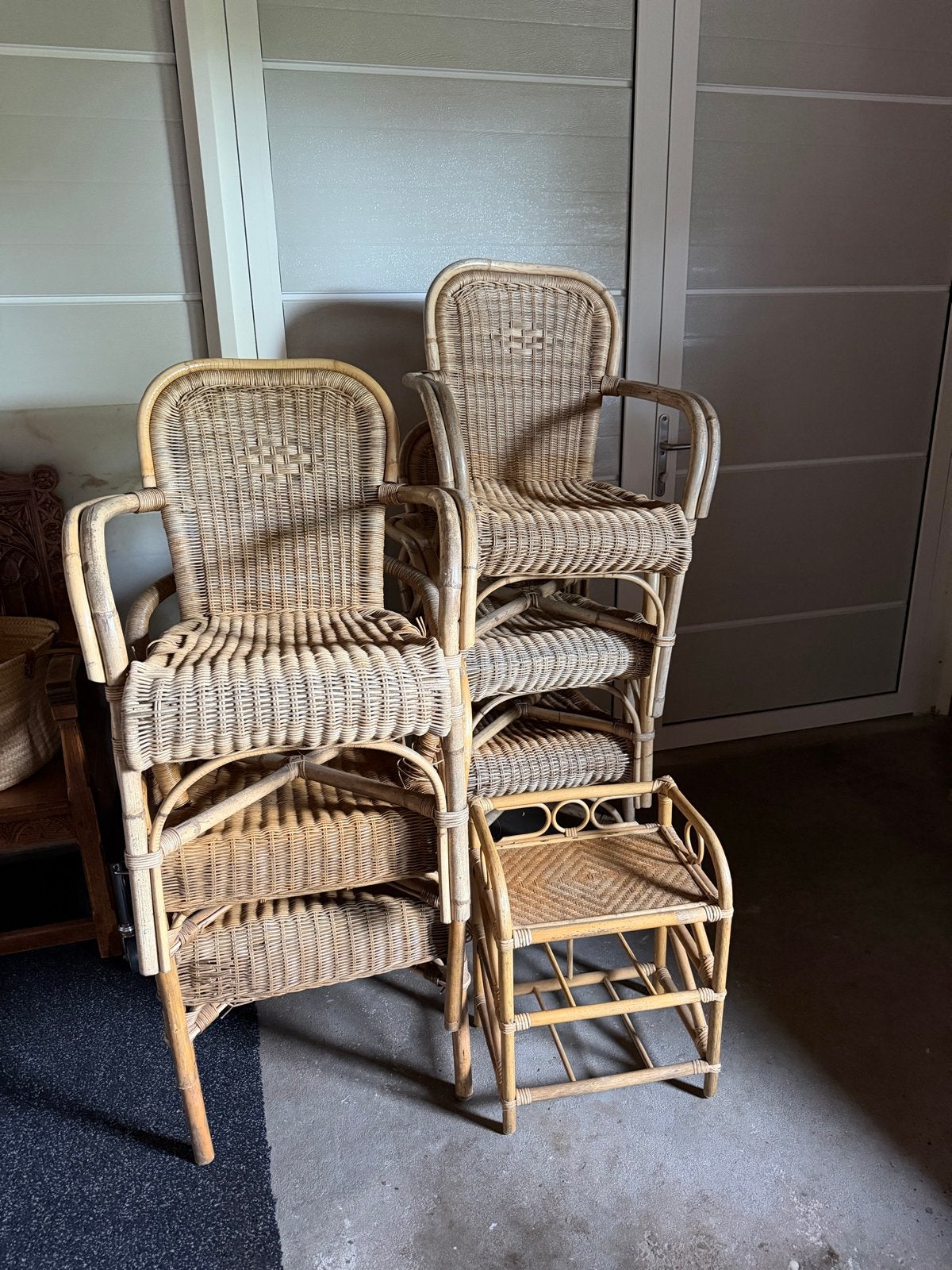 6x Rotan stoelen en krukje - Vintage riet meubels, Huis en Inrichting, Stoelen, Ophalen, Gebruikt, Overige kleuren, Riet of Rotan