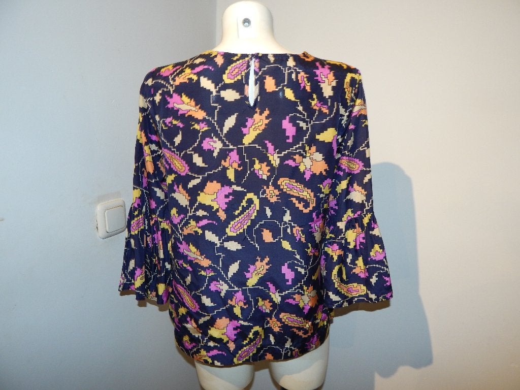 Essentiel Antwerp zijde blouse tuniek paisley print kleur M, Maat 38/40 (M), Essentiel Antwerp, Gedragen, Meerkleurig