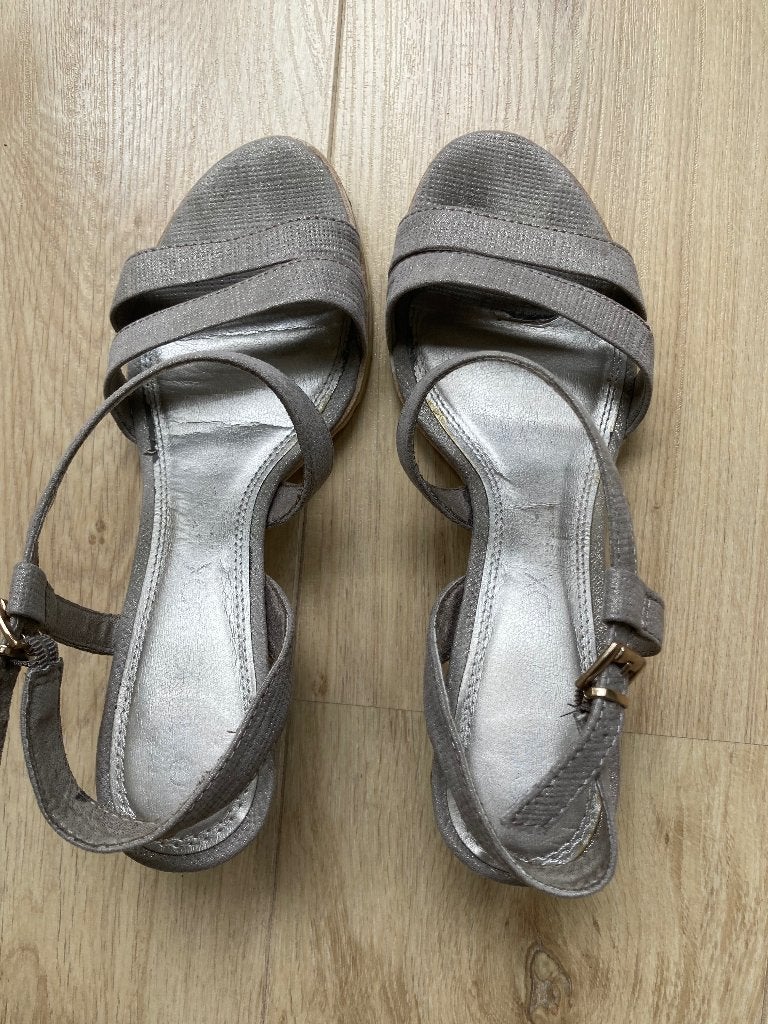 Dames hoge hakken schoenen 3 verschillende paren., Kleding | Dames, Bruin, Diverse, Nieuw, Ophalen of Verzenden
