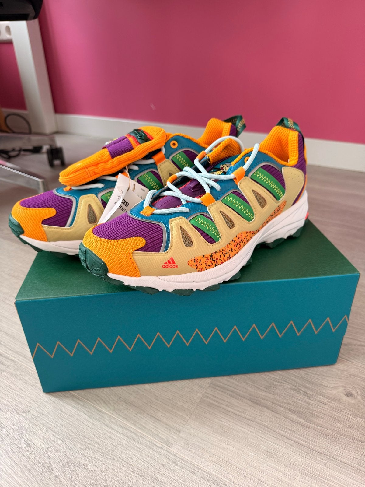 Adidas Superturf Adventure Sean Wotherspoon, Kleding | Heren, Schoenen, Ophalen of Verzenden, Nieuw, Overige kleuren, Sneakers of Gympen