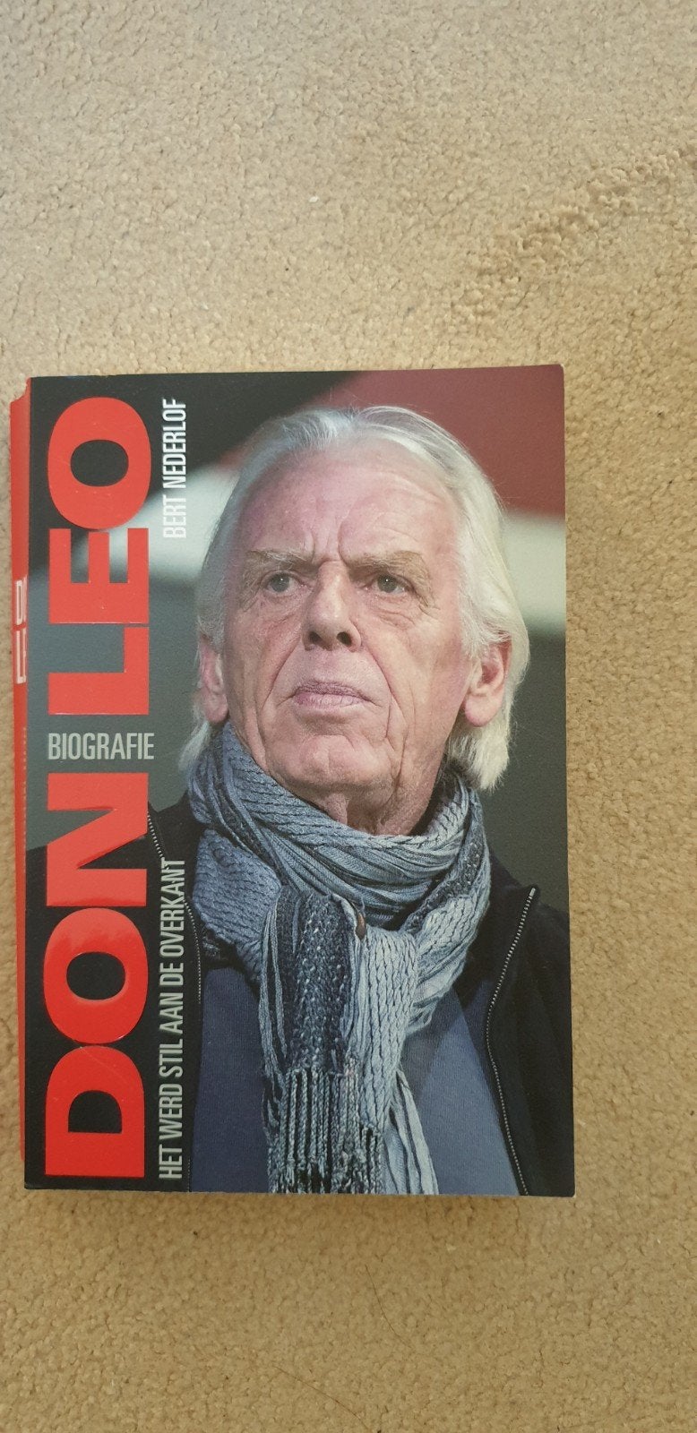 Don Leo: Het Werd Stil Aan De Overkant - Bert Nederlof, Boeken, Ophalen of Verzenden, Zo goed als nieuw, Bert Nederlof, Sport