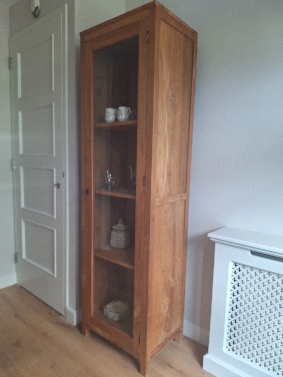 Houten vitrinekast met glazen deur, Ophalen, Modern, Klassiek, Minder dan 50 cm, Glas