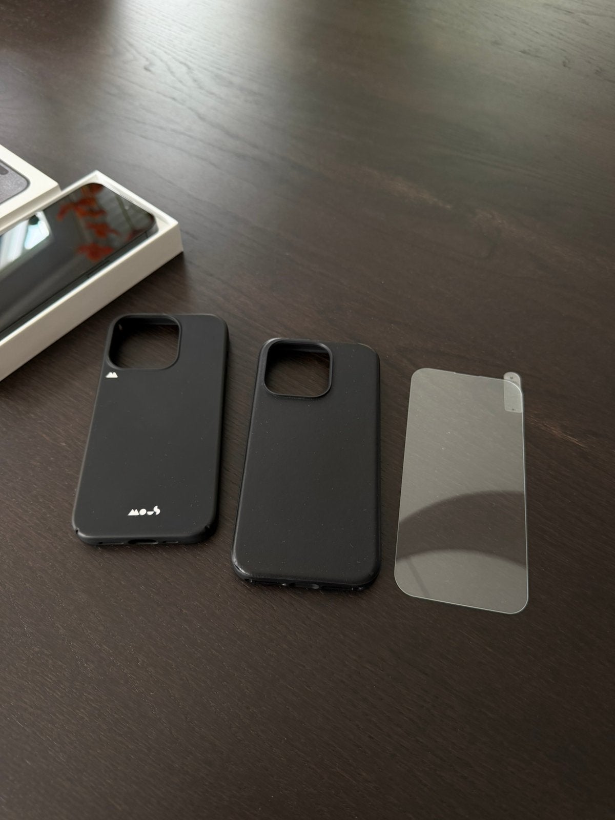 Foto 17 van Apple iPhone 15 Pro Black Titanium, 128GB +oplader en doosje
