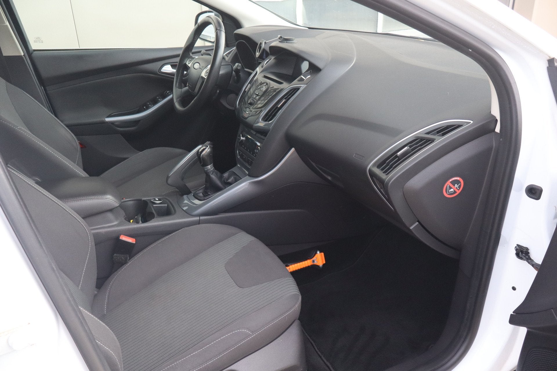Ford FOCUS Wagon 1.6 TI-VCT Lease Titanium - NL Auto! Parkse, Auto's, Stof, Gebruikt, 4 cilinders, Wit
