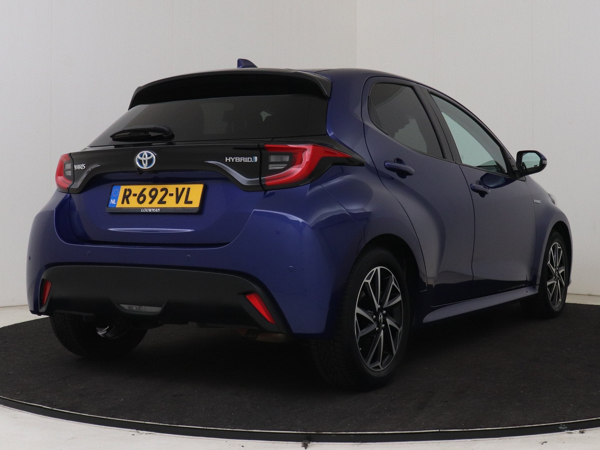 Toyota Yaris 1.5 Hybrid Dynamic | Dealer Onderhouden | Stoel, Gebruikt, Blauw, 49 €/maand, 1490 cc