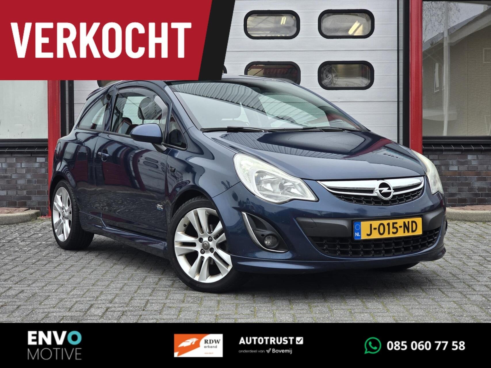 Opel Corsa 1.2-16V Cosmo OPC-pakket/Airco/Navi/Cruise/PDC, Voorwielaandrijving, Zwart, 4 cilinders, Blauw