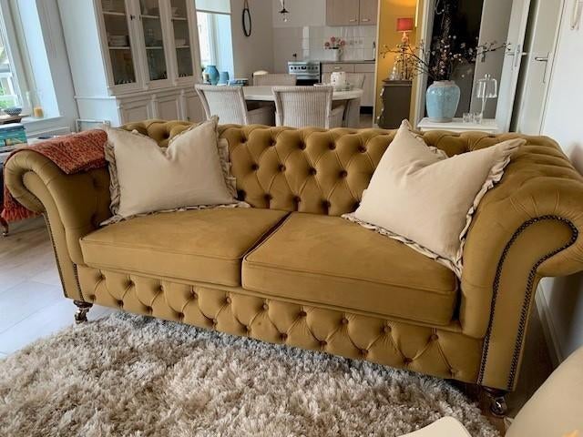 Exclusieve chesterfield bank, Huis en Inrichting, Banken | Bankstellen, Ophalen, Chesterfield, 75 tot 100 cm, Rechte bank