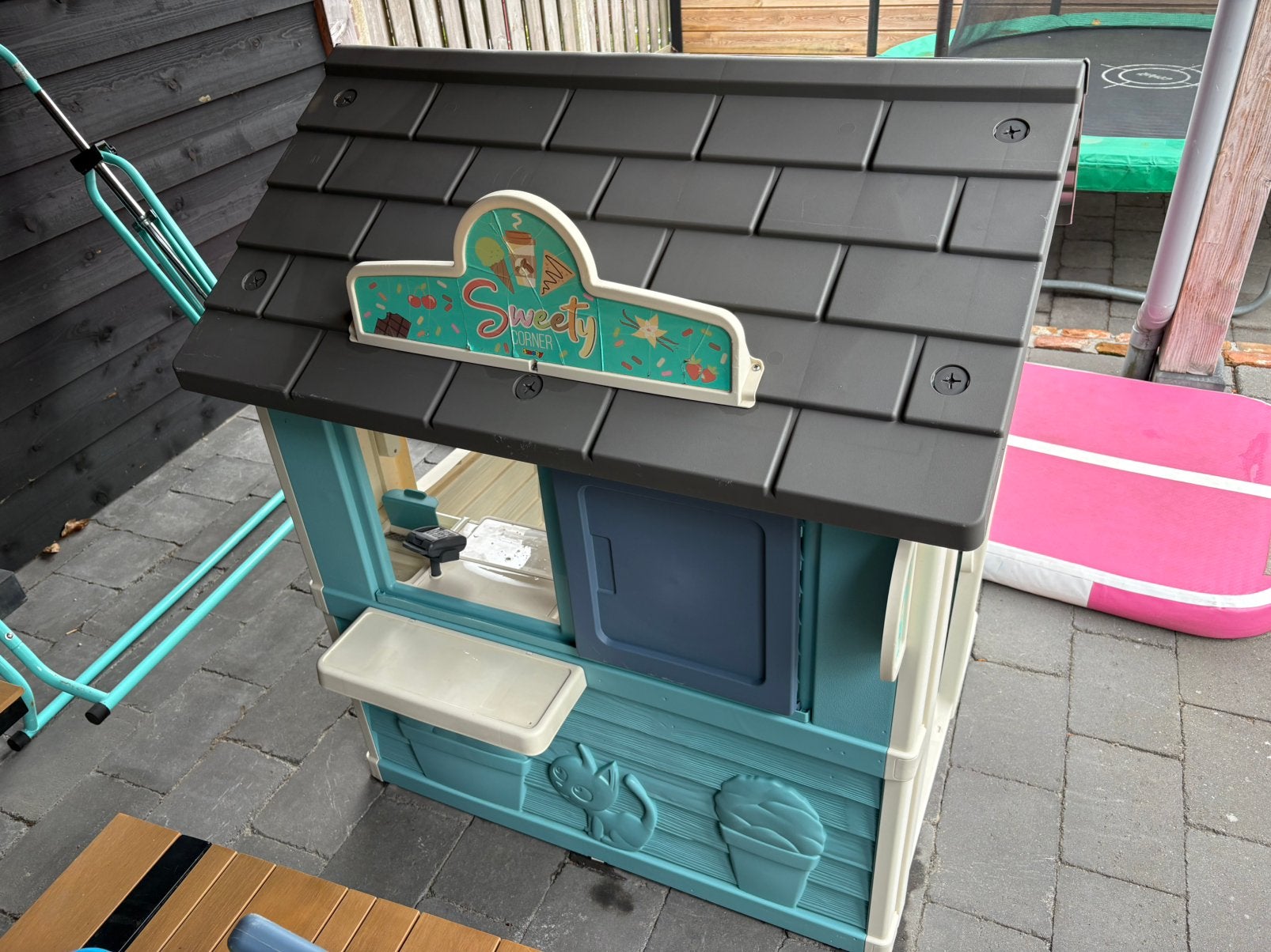 Smoby Speelhuisje Sweet Corner met luik en toonbank, Kinderen en Baby's, Ophalen, Gebruikt, Kunststof