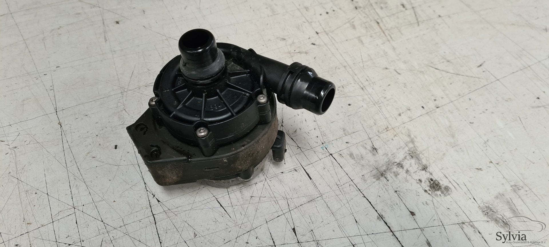 Extra circulatie waterpomp BMW 3 Serie F30 LCI 330e 8638239, Auto-onderdelen, Gebruikt, -, -, Ophalen of Verzenden