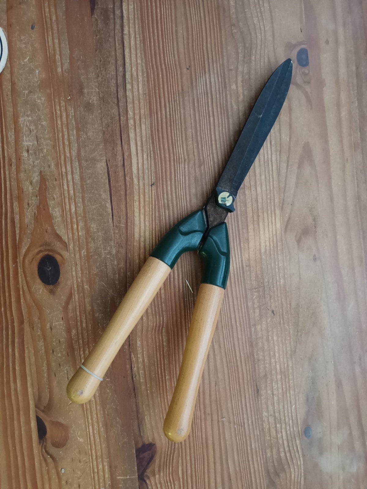 Heggenschaar met houten handvatten, Ophalen of Verzenden, Gebruikt, 20 t/m 29 mm