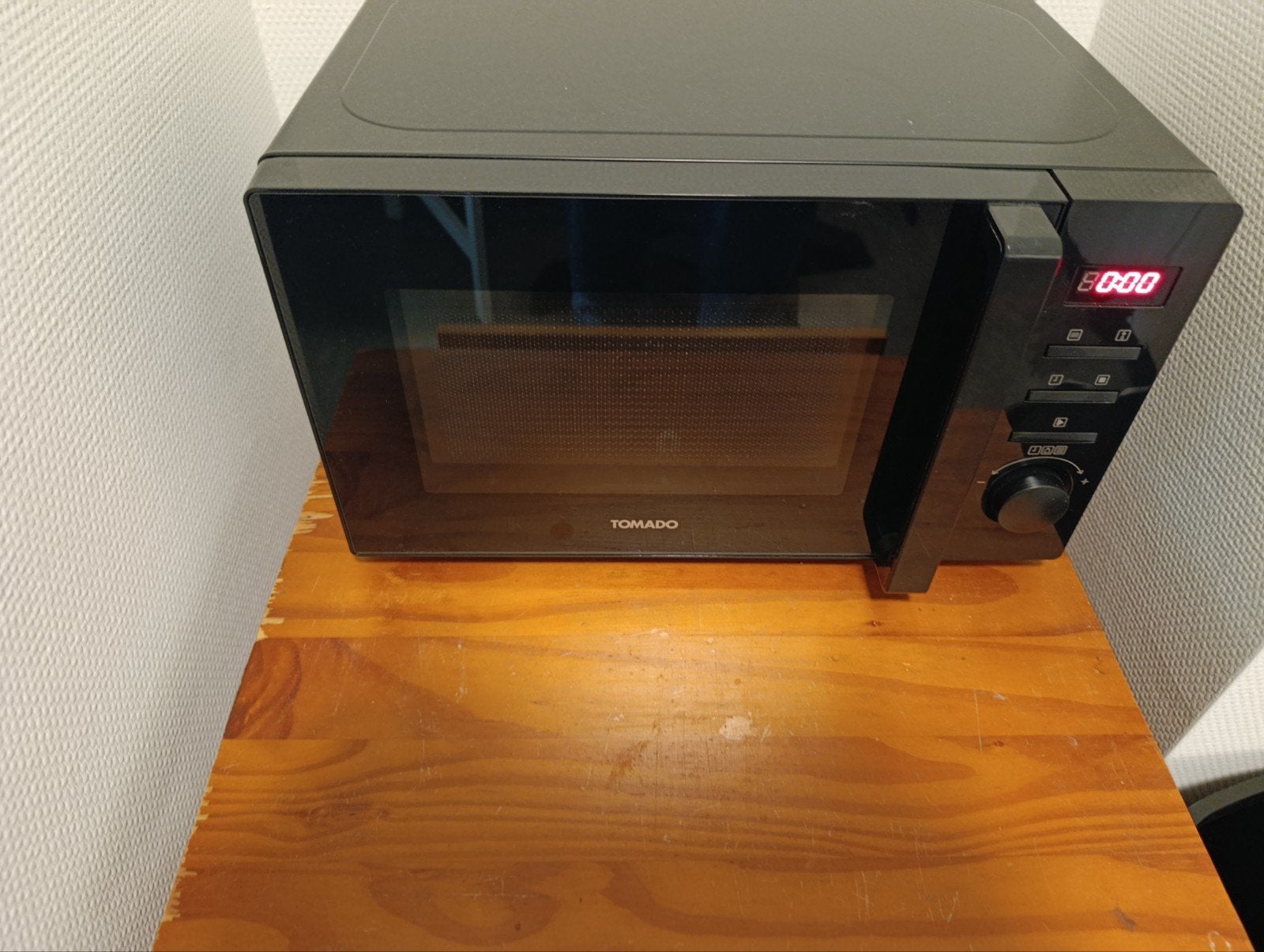 magnetron Tomado, Ophalen of Verzenden, Zo goed als nieuw, Vrijstaand