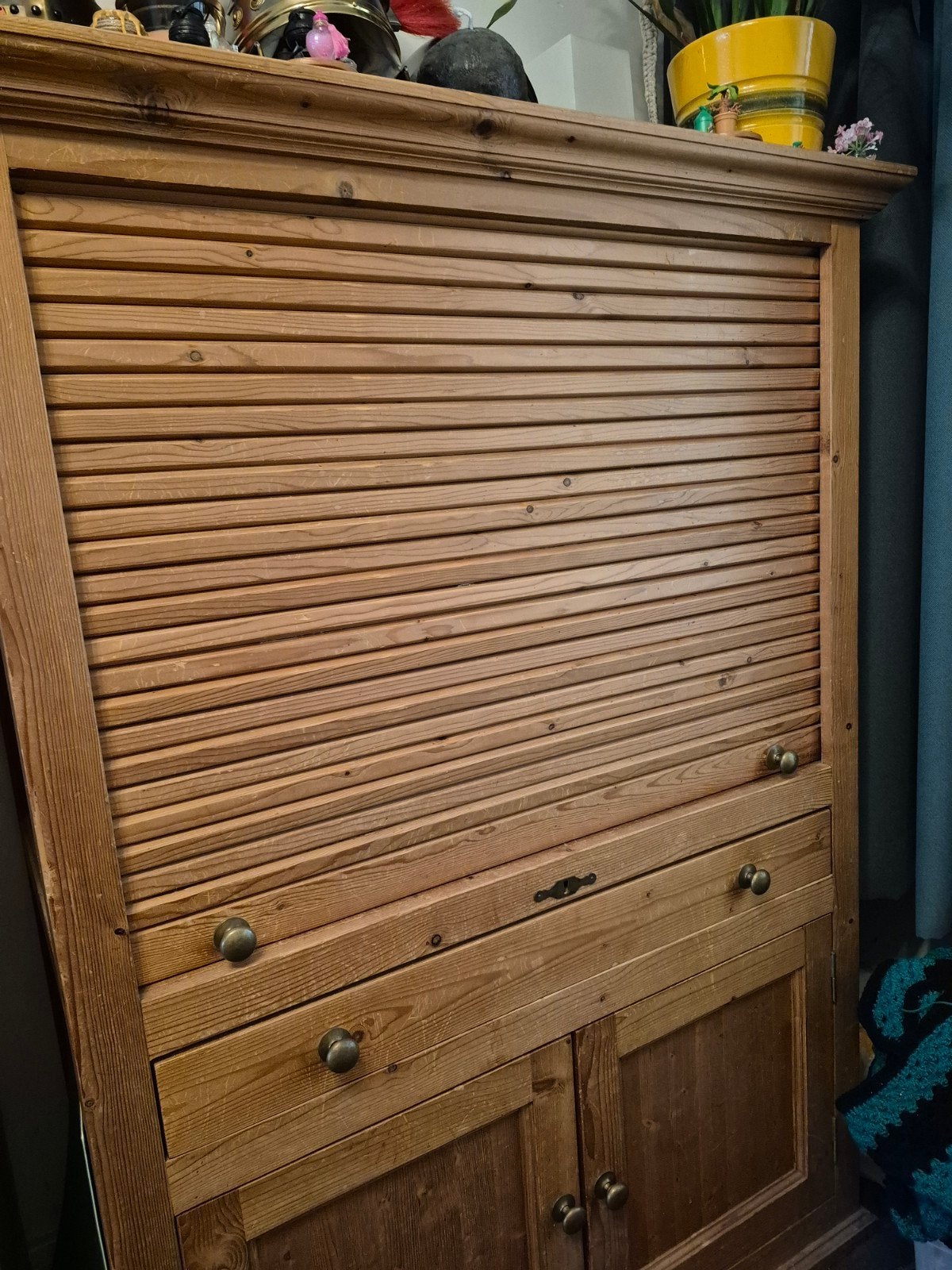 Grenen kast met roldeur, lade en twee deurtjes, Huis en Inrichting, Ophalen, Gebruikt