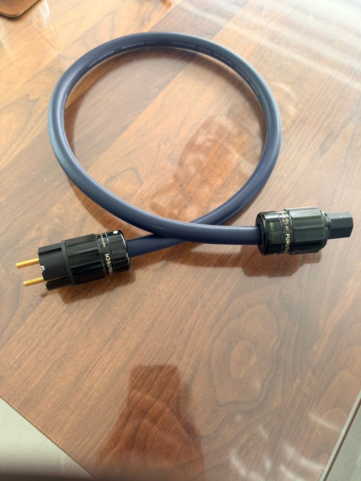 Furutech FP-S032N stroomkabel met FI38/28 gold connectoren, Ophalen of Verzenden, Zo goed als nieuw, Minder dan 2 meter, Overige kabels