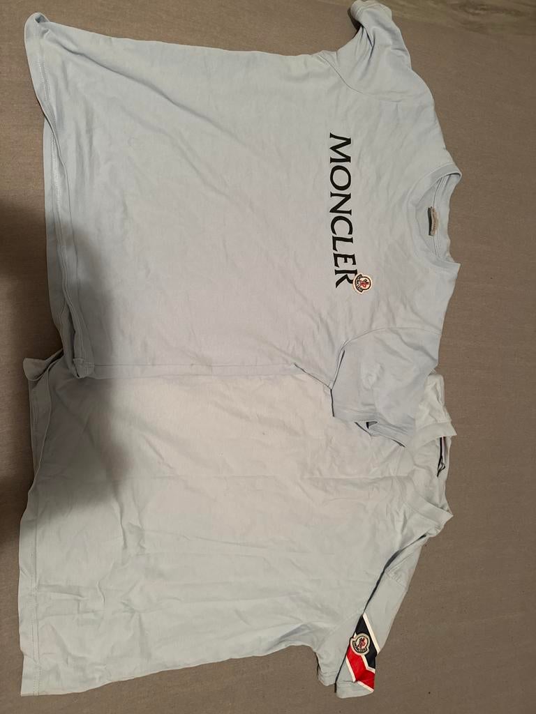 Moncler T-shirt - Lichtblauw met logo, Ophalen of Verzenden, Gedragen, Maat 48/50 (M), Blauw