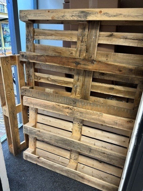 4 pallets gratis af te halen (Alkmaar), Ophalen, Gebruikt, Pallet, Minder dan 200 cm