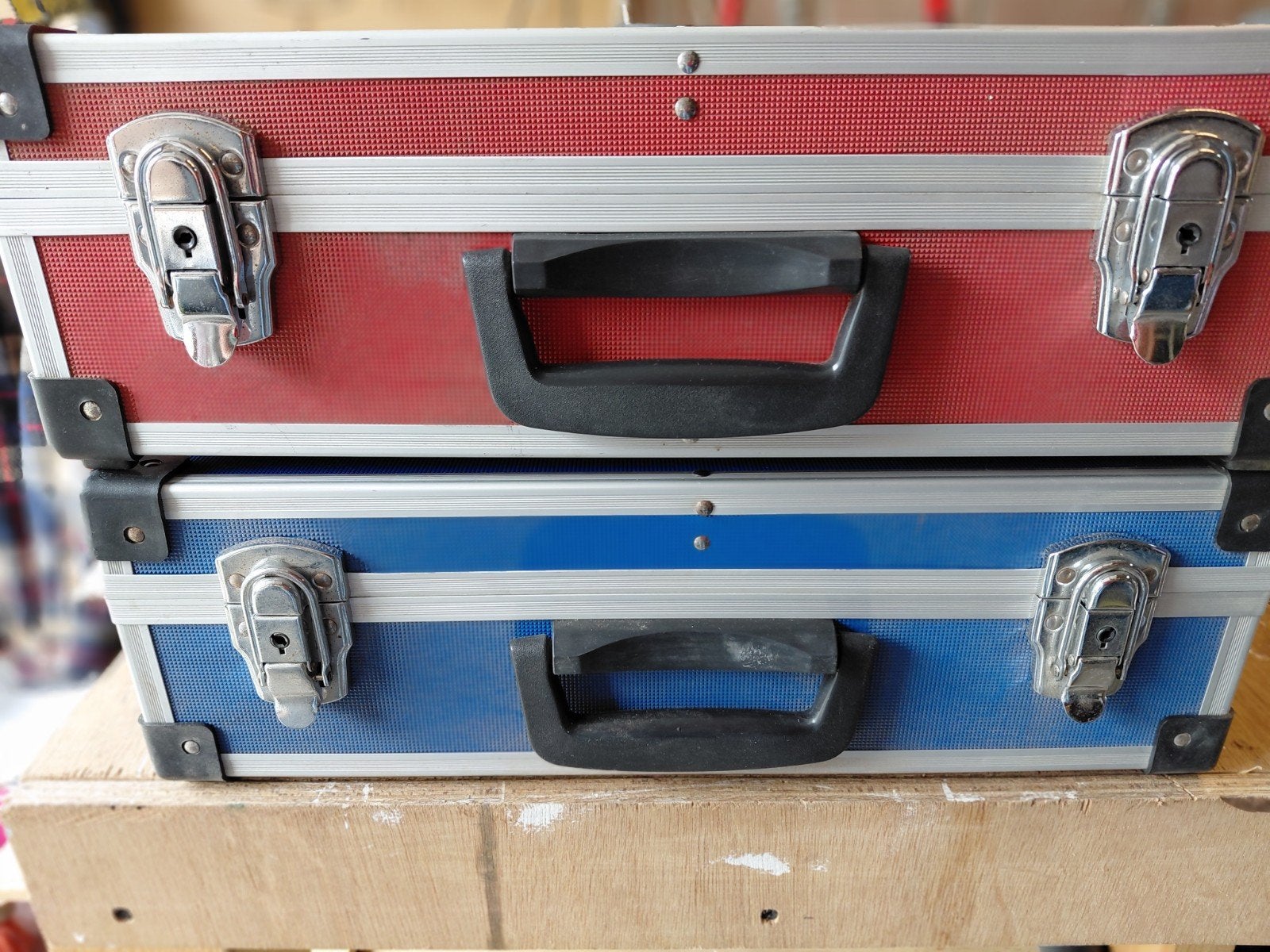 2 stuks aluminium instrument/ gereedschapskoffers, Ophalen