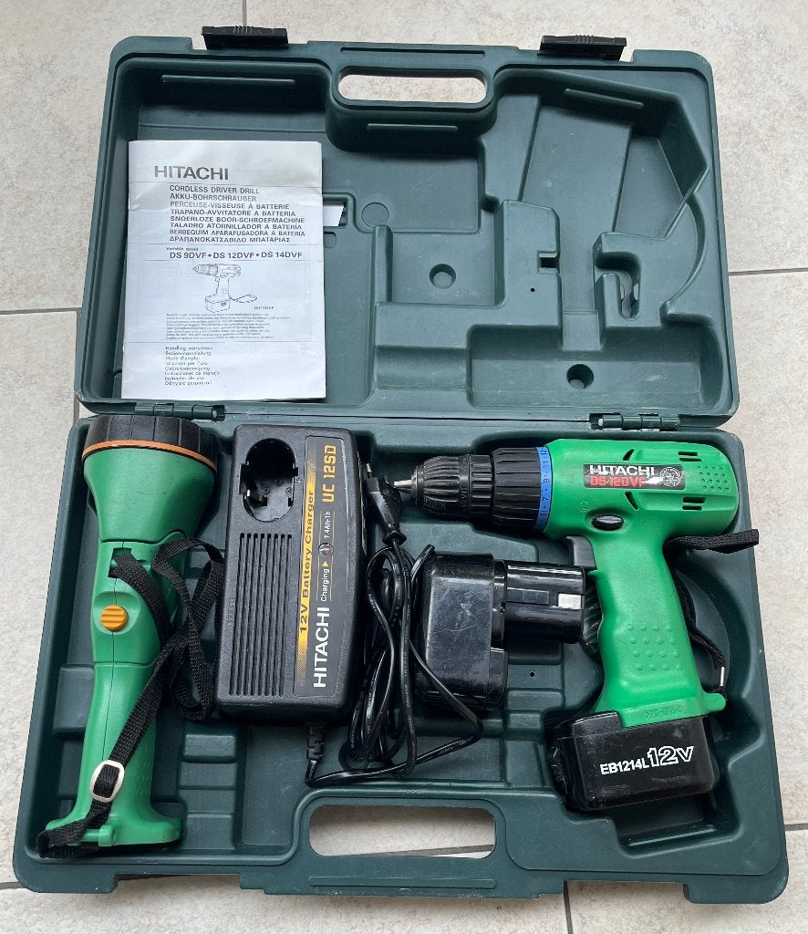 SCHROEFMACHINE HITACHI DS120VF KOFFER MET 2 ACCU'S EB1214L, Ophalen of Verzenden, Gebruikt, Minder dan 400 watt, Boor- en Schroefmachine