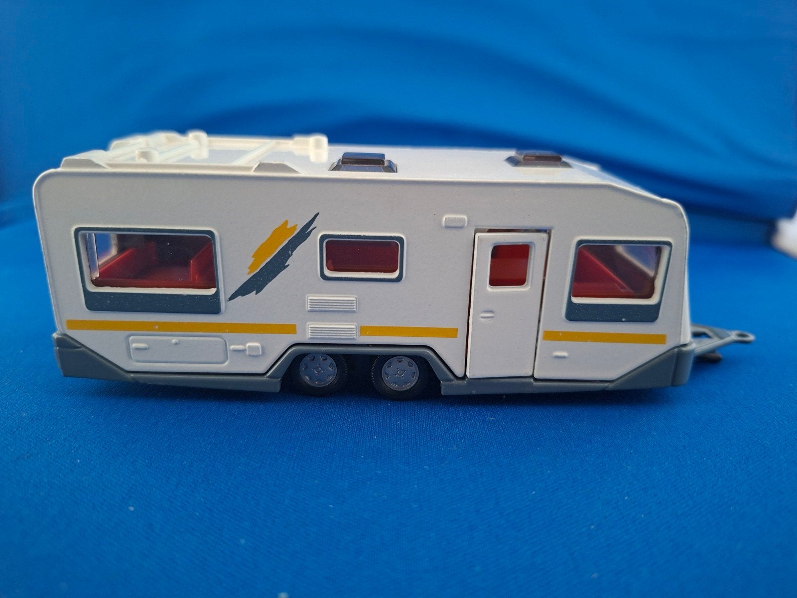 Siku Caravans - Made in Germany 2 stuks, Ophalen of Verzenden, Gebruikt, Overige typen