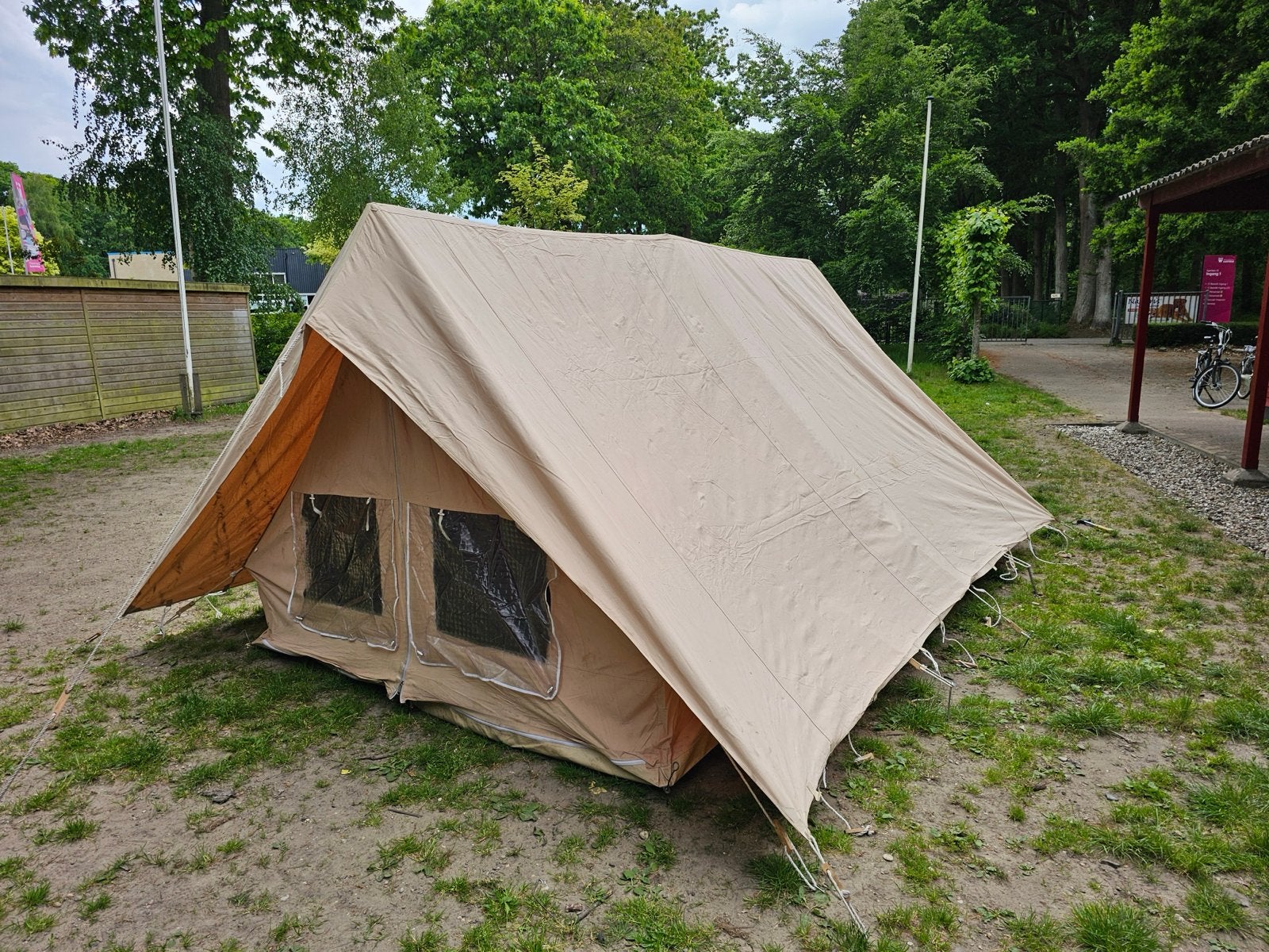 Ruime tunneltent voor 4-6 personen - Ideaal voor kamperen, Ophalen, Gebruikt, Tot en met 6