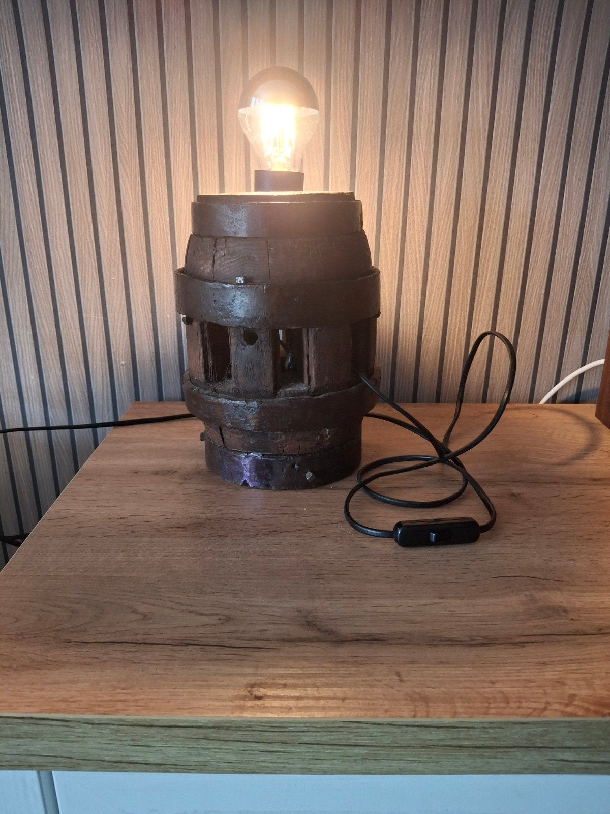 antieke Wagenwielnaaf rustieke tafellamp 22 cm hoog met lamp, Ophalen of Verzenden