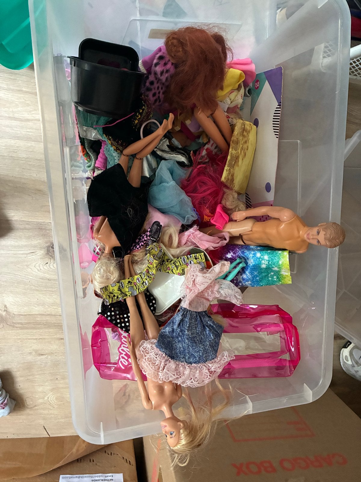 Doos met Barbiepoppen en accessoires, Kinderen en Baby's, Ophalen, Gebruikt, Barbie