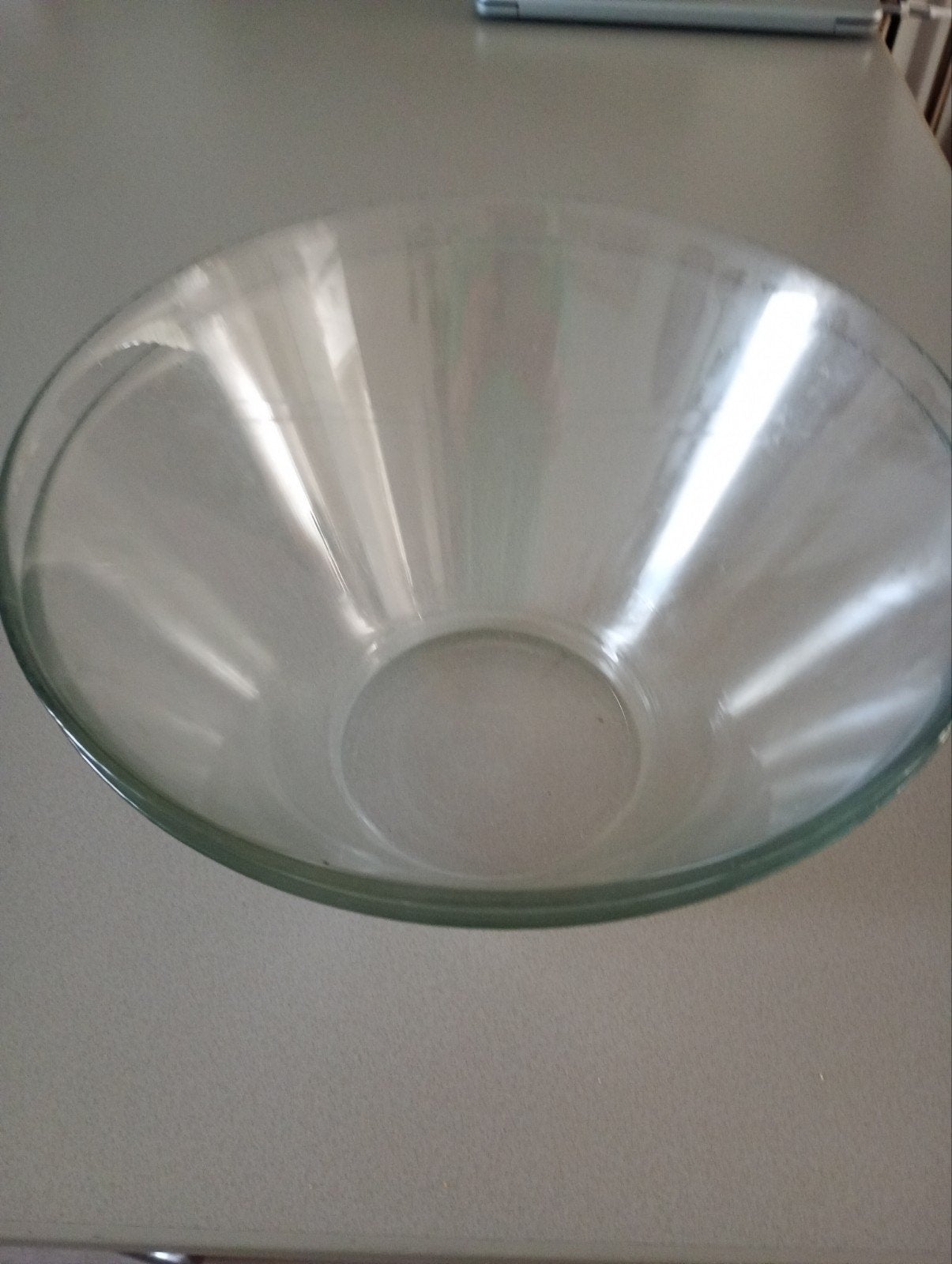 2 Nieuwe Glazen Salade- of Soepkommen - 27 cm doorsnede, Ophalen of Verzenden, Nieuw, Glas, Meerkleurig