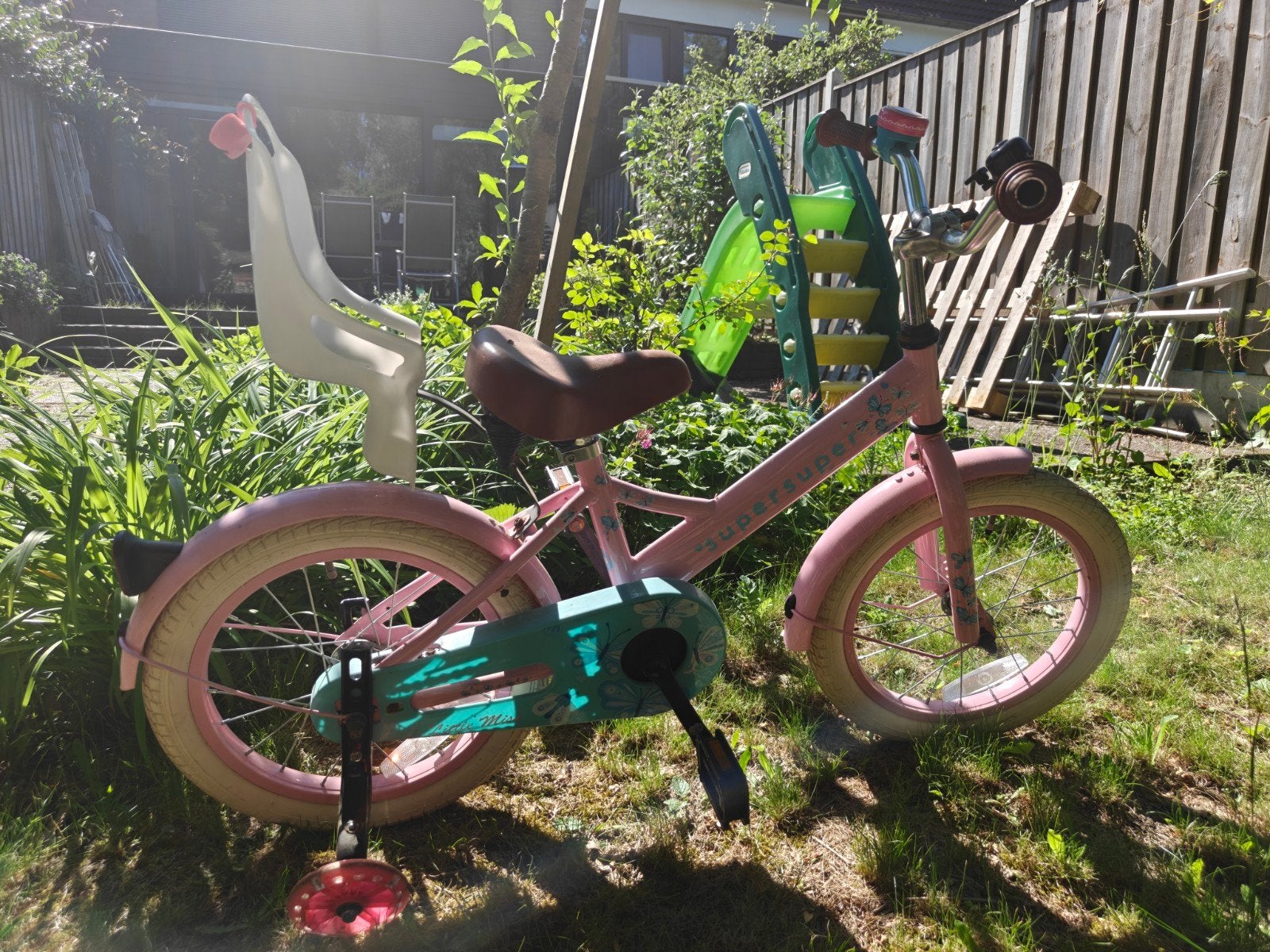 Roze kinderfiets 16 inch met zijwieltjes, Fietsen en Brommers, Fietsen | Kinderfietsjes, Ophalen, Terugtraprem, 16 tot 20 inch