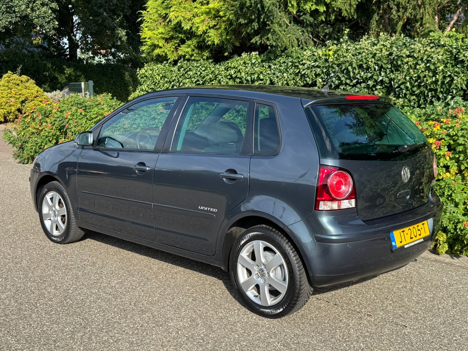 Foto 4 van Volkswagen Polo 1.2 Esyline 2008 Grijs Nieuwe Apk