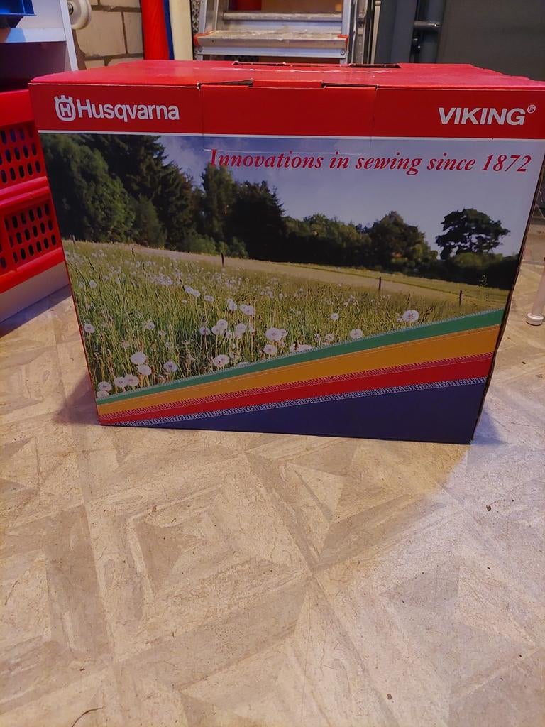 Husqvarna Lockmachine - Compleet en van 1e eigenaar, Hobby en Vrije tijd, Naaimachines en Toebehoren, Ophalen, Gebruikt, Lockmachine