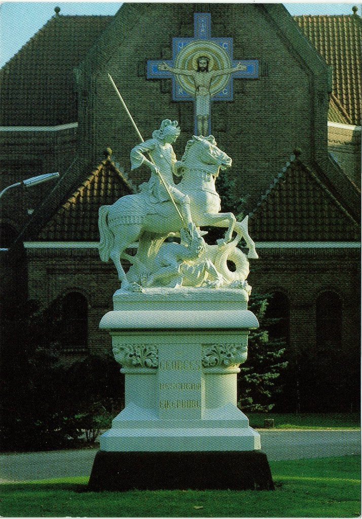 Eindhoven – Standbeeld St. Joris bij Pensionaat Eikenburg., Ophalen of Verzenden, 1980 tot heden, Ongelopen, Noord-Brabant