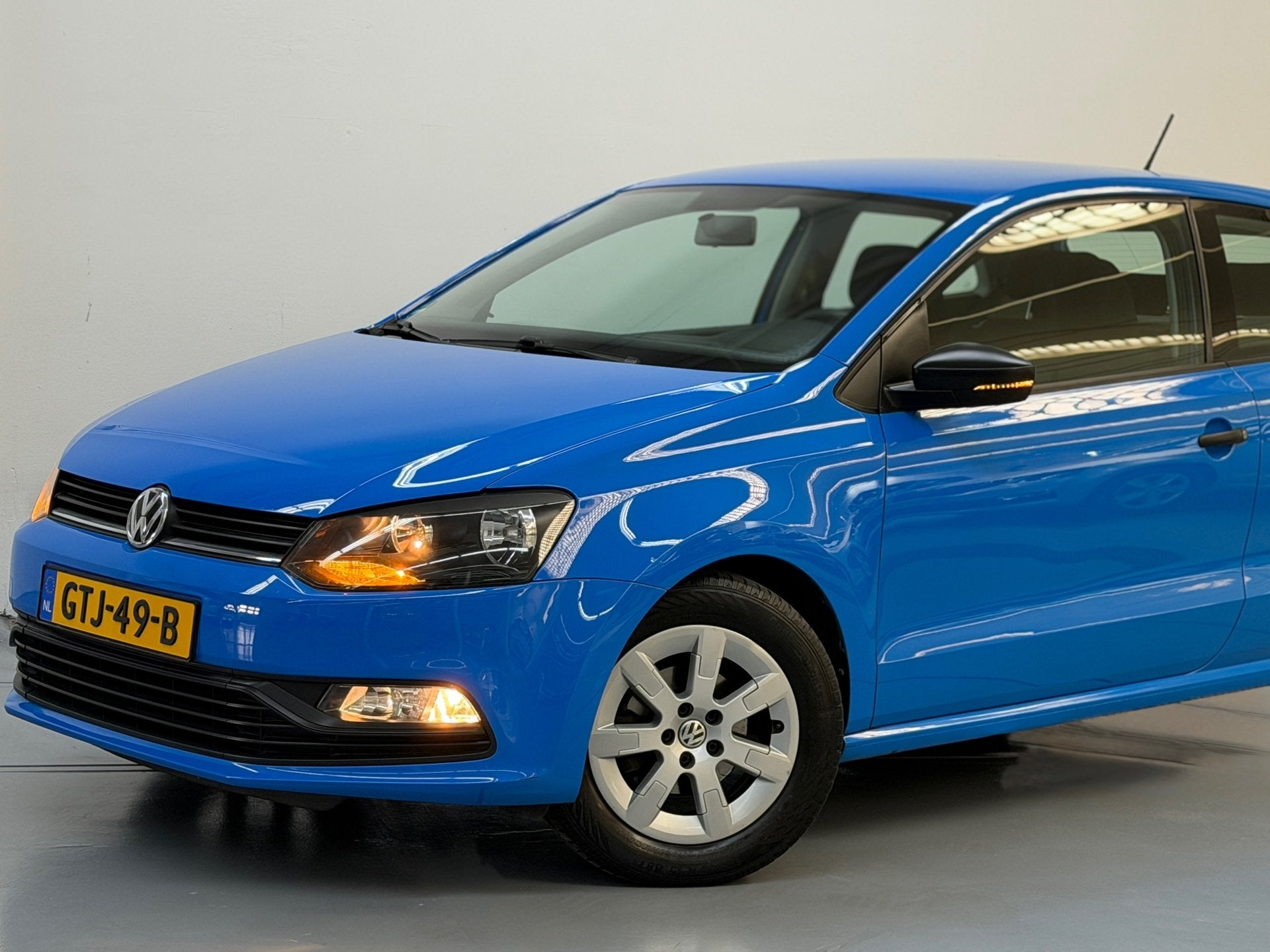 Foto 3 van Volkswagen Polo 1.0 MPI 3D Airco Super Nette Auto